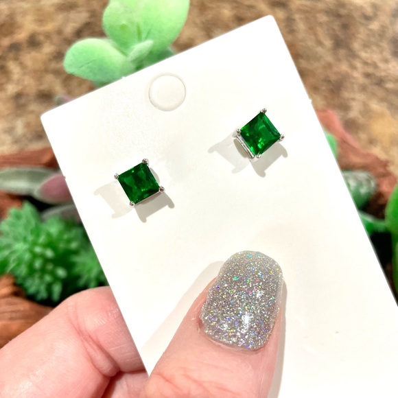 Emerald Green Sterling Silver Stud Earrings - Picture 4 of 4